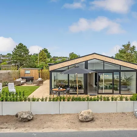 Amazing In With Kitchen Holiday home *